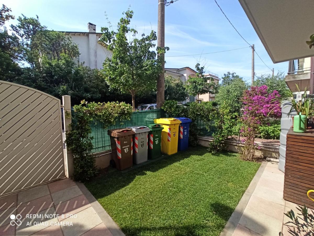 Il Don Minzoni 98 "Casa Vacanze" Lido di Camaiore Exterior foto