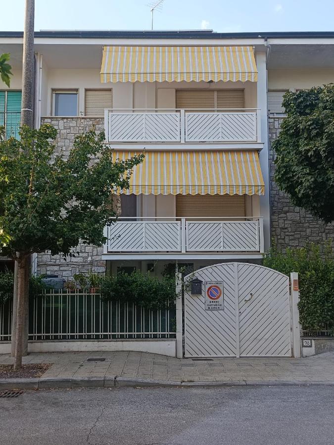 Il Don Minzoni 98 "Casa Vacanze" Lido di Camaiore Exterior foto