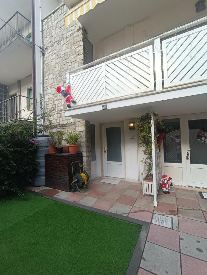 Il Don Minzoni 98 "Casa Vacanze" Lido di Camaiore Exterior foto