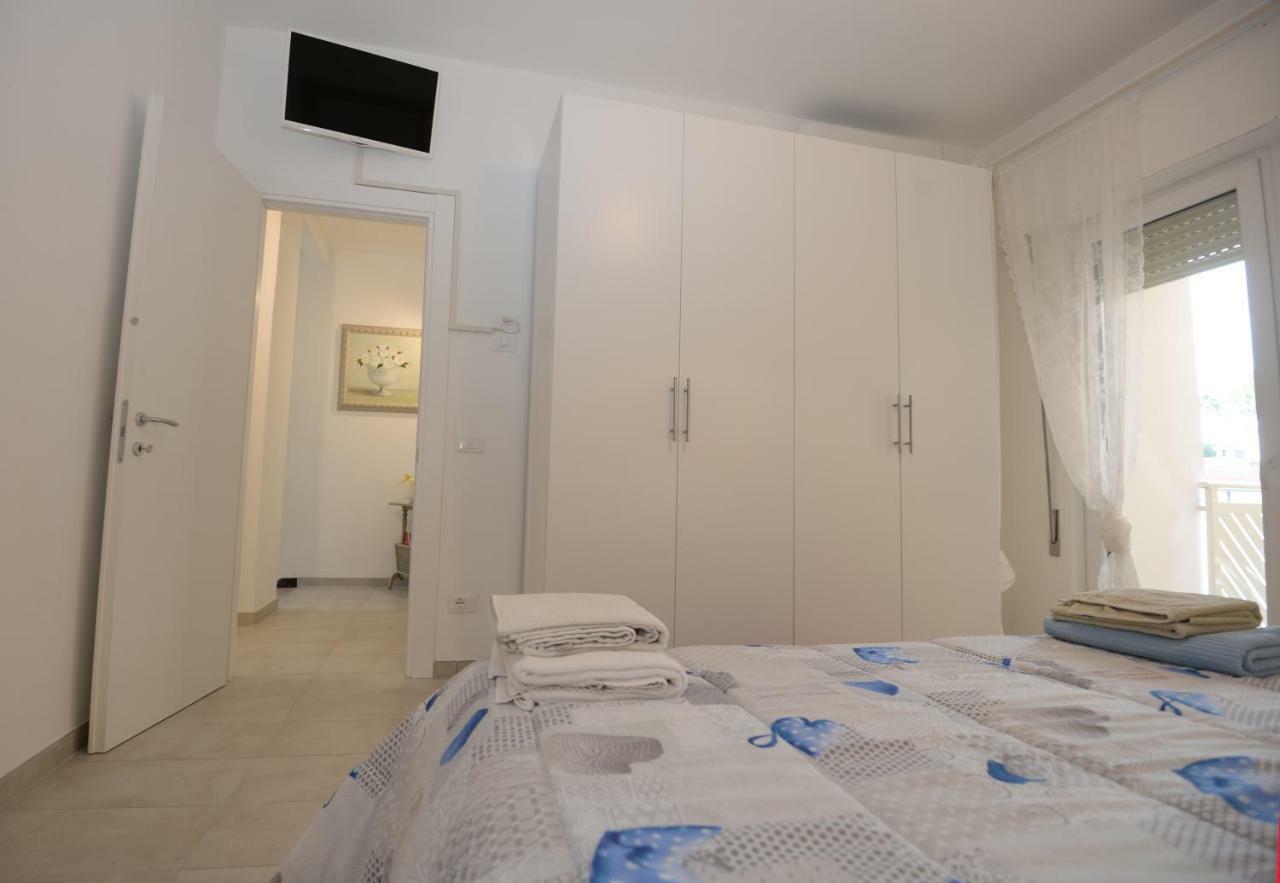 Il Don Minzoni 98 "Casa Vacanze" Lido di Camaiore Exterior foto